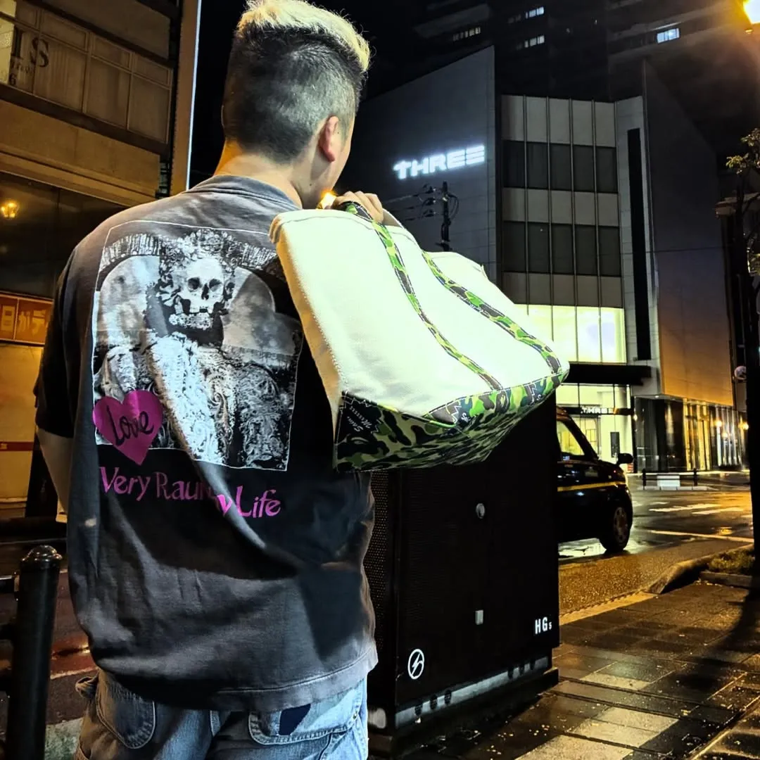 SAINT Mxxxxxx SS TEE/LOVE/BLK LOVE Pink Love Skull Distressed TEE Washed Black S-XL Cylindrical Fabric Ready-made Assute Dyeing Ma Liu Fading Washing Technology Top Printing Technology Handmade Graffiti Splashing Ink Correct Main Mark/Wash Mark/Anti-Counterfeiting Label Top Purchasing Level